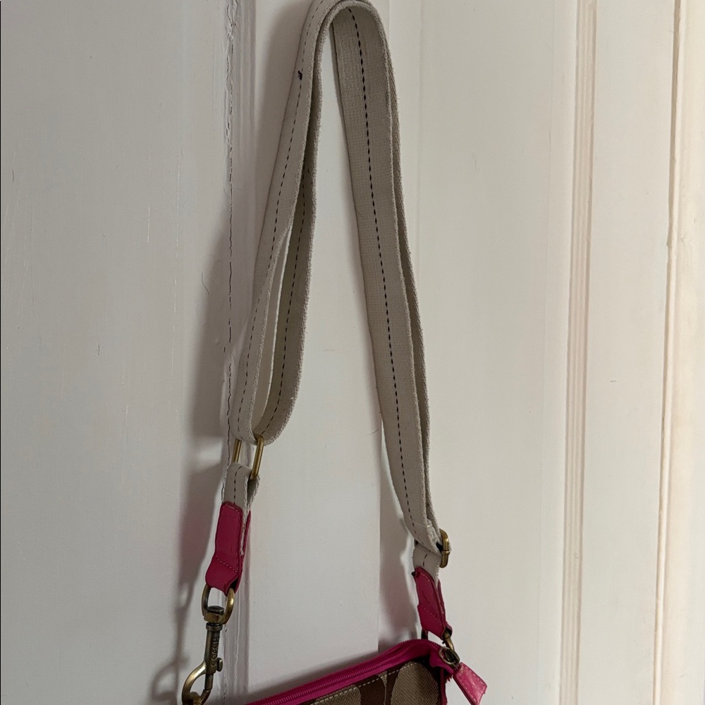 Pink coach Crossbody Bag - Picture 3 of 9